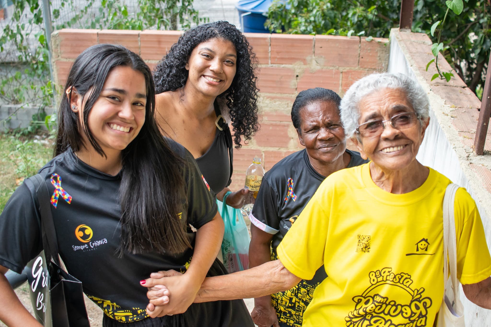 Pessoas participando dos projetos